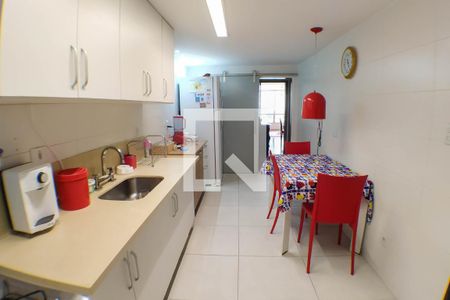 Apartamento para alugar com 150m², 4 quartos e 1 vaga Apartamento para alugar com 150m², 4 quartos e 1 vagaCozinha