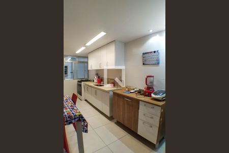 Apartamento para alugar com 150m², 4 quartos e 1 vaga Apartamento para alugar com 150m², 4 quartos e 1 vagaCozinha