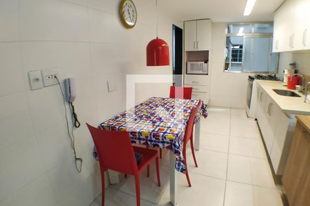 Apartamento para alugar com 150m², 4 quartos e 1 vaga Apartamento para alugar com 150m², 4 quartos e 1 vagaCozinha