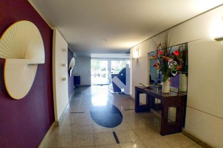 Apartamento para alugar com 150m², 4 quartos e 1 vaga Apartamento para alugar com 150m², 4 quartos e 1 vagaHall