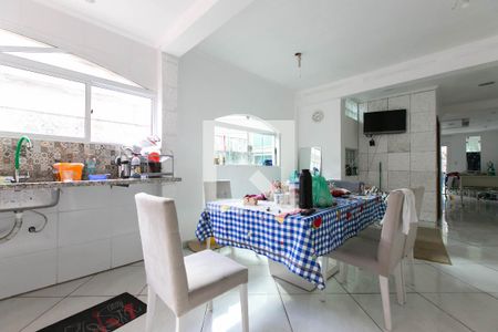 Casa para alugar com 285m², 3 quartos e 6 vagasCozinha