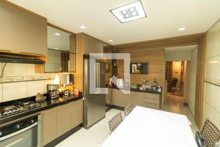 Casa à venda com 400m², 2 quartos e 2 vagas Casa à venda com 400m², 2 quartos e 2 vagasCozinha