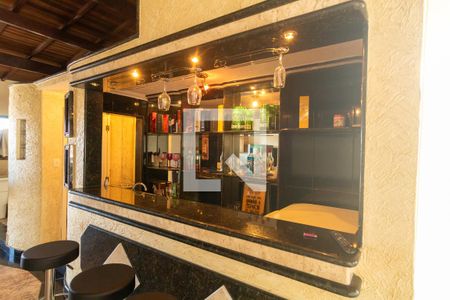 Casa à venda com 400m², 2 quartos e 2 vagas Casa à venda com 400m², 2 quartos e 2 vagasSalão de jogos