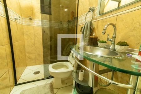 Casa à venda com 400m², 2 quartos e 2 vagas Casa à venda com 400m², 2 quartos e 2 vagasBanheiro