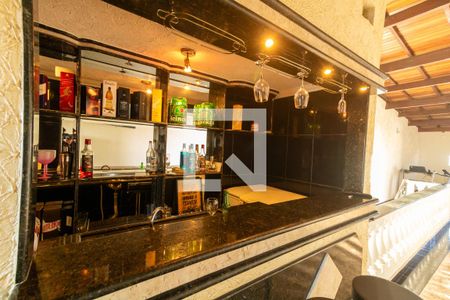 Casa à venda com 400m², 2 quartos e 2 vagas Casa à venda com 400m², 2 quartos e 2 vagasSalão de jogos