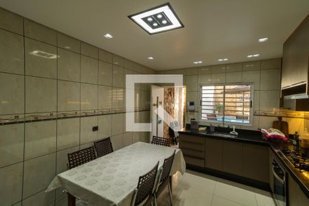 Casa à venda com 400m², 2 quartos e 2 vagas Casa à venda com 400m², 2 quartos e 2 vagasCozinha