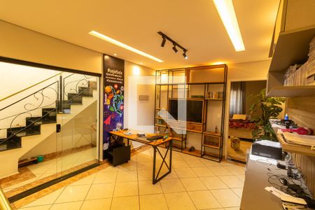 Escritório de casa à venda com 2 quartos, 400m² em Vila Rio Branco, São Paulo