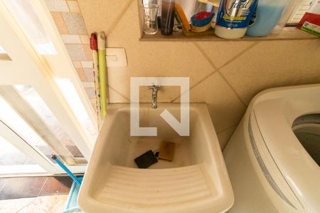 Casa à venda com 400m², 2 quartos e 2 vagas Casa à venda com 400m², 2 quartos e 2 vagasÁrea de Serviço