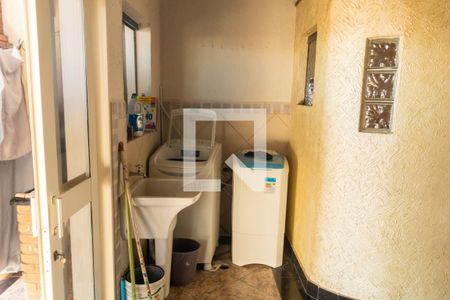 Casa à venda com 400m², 2 quartos e 2 vagas Casa à venda com 400m², 2 quartos e 2 vagasÁrea de Serviço