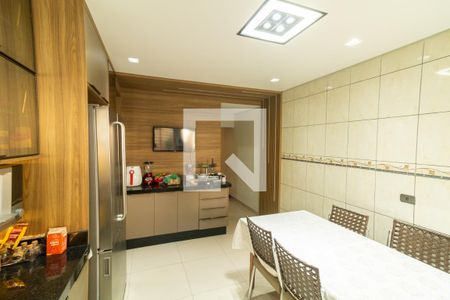 Casa à venda com 400m², 2 quartos e 2 vagas Casa à venda com 400m², 2 quartos e 2 vagasCozinha