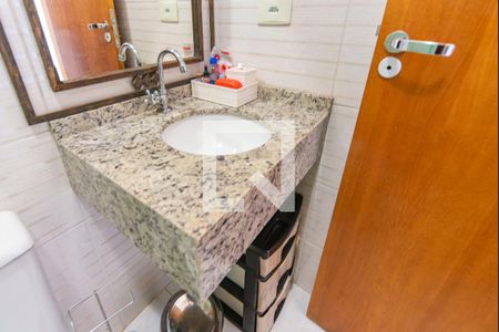 Casa à venda com 111m², 3 quartos e 2 vagas Casa à venda com 111m², 3 quartos e 2 vagasBanheiro Social