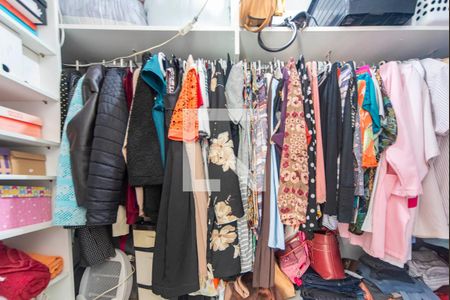 Casa à venda com 111m², 3 quartos e 2 vagas Casa à venda com 111m², 3 quartos e 2 vagasCloset do Quarto 3