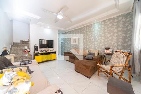 Casa à venda com 111m², 3 quartos e 2 vagas Casa à venda com 111m², 3 quartos e 2 vagasSala