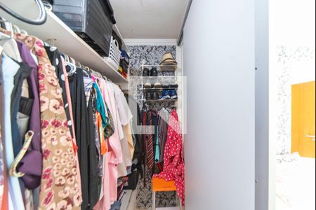 Casa à venda com 111m², 3 quartos e 2 vagas Casa à venda com 111m², 3 quartos e 2 vagasCloset do Quarto 3