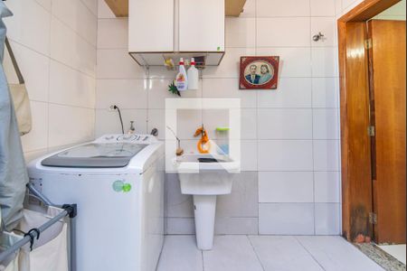 Casa à venda com 111m², 3 quartos e 2 vagas Casa à venda com 111m², 3 quartos e 2 vagasTanque