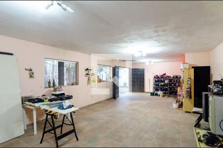 Casa à venda com 275m², 3 quartos e 3 vagas Casa à venda com 275m², 3 quartos e 3 vagasSalão de Festas