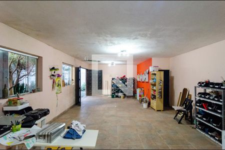 Casa à venda com 275m², 3 quartos e 3 vagas Casa à venda com 275m², 3 quartos e 3 vagasSalão de Festas