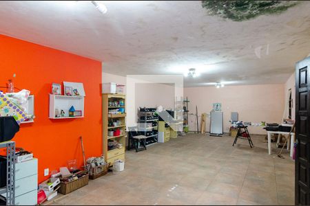 Casa à venda com 275m², 3 quartos e 3 vagas Casa à venda com 275m², 3 quartos e 3 vagasSalão de Festas