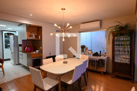 Sala de casa para alugar com 4 quartos, 300m² em Aclimação, São Paulo