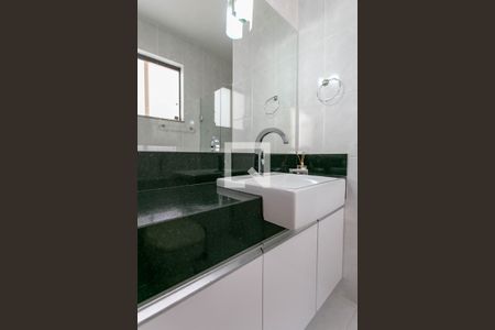 Apartamento para alugar com 253m², 4 quartos e 3 vagasBanheiro da Suíte 2