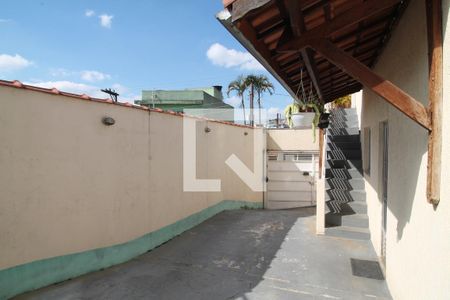 Casa à venda com 300m², 2 quartos e 5 vagasQuintal e garagem