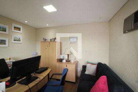 Casa à venda com 300m², 2 quartos e 5 vagasEscritório