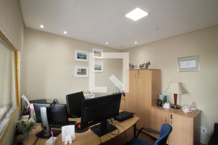 Casa à venda com 300m², 2 quartos e 5 vagasEscritório