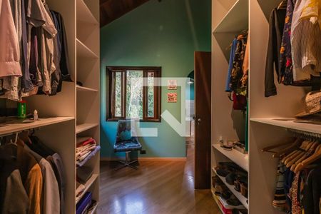 Casa de condomínio para alugar com 360m², 4 quartos e 3 vagas Casa de condomínio para alugar com 360m², 4 quartos e 3 vagasCloset da Suíte