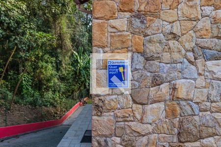 Casa de condomínio para alugar com 360m², 4 quartos e 3 vagas Casa de condomínio para alugar com 360m², 4 quartos e 3 vagasPlaquinha na Fachada
