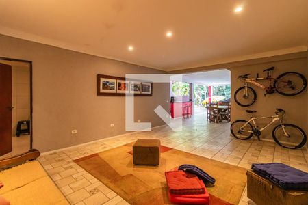 Casa de condomínio para alugar com 360m², 4 quartos e 3 vagas Casa de condomínio para alugar com 360m², 4 quartos e 3 vagasEspaço Social