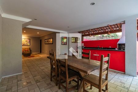 Casa de condomínio para alugar com 360m², 4 quartos e 3 vagas Casa de condomínio para alugar com 360m², 4 quartos e 3 vagasEspaço Social