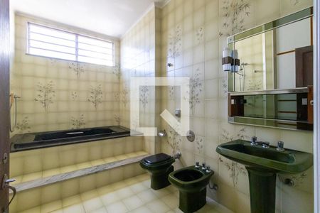 Casa à venda com 544m², 5 quartos e 5 vagasBanheiro 2