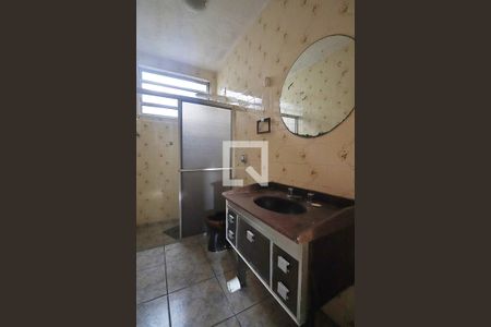 Banheiro de casa à venda com 2 quartos, 193m² em Parque João Ramalho, Santo André