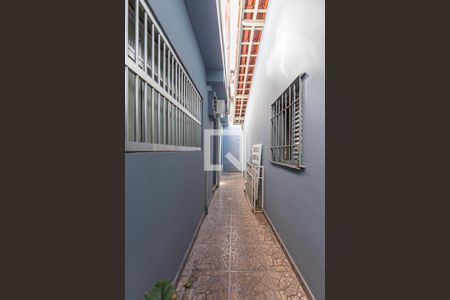 Casa à venda com 294m², 3 quartos e 4 vagasCorredor Externo