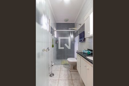 Casa à venda com 294m², 3 quartos e 4 vagasBanheiro 2