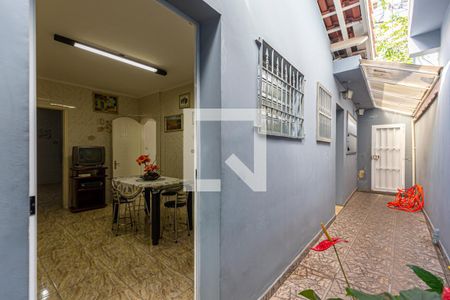 Casa à venda com 294m², 3 quartos e 4 vagasCorredor Externo