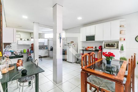 Casa à venda com 724m², 8 quartos e 2 vagasCozinha - Casa 1