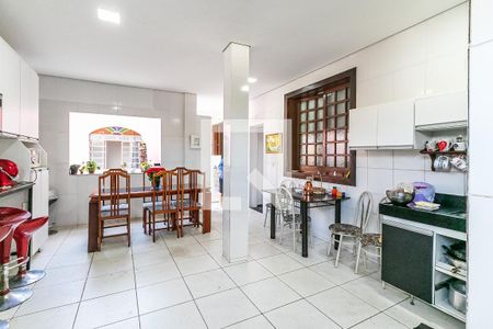 Casa à venda com 724m², 8 quartos e 2 vagasCozinha - Casa 1