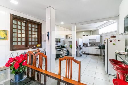 Casa à venda com 724m², 8 quartos e 2 vagasCozinha - Casa 1