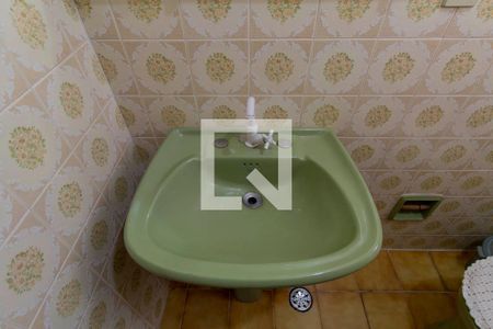 Casa à venda com 252m², 6 quartos e 3 vagasCasa 1 Banheiro