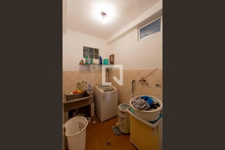 Casa à venda com 252m², 6 quartos e 3 vagasCasa 1 Área de Serviço