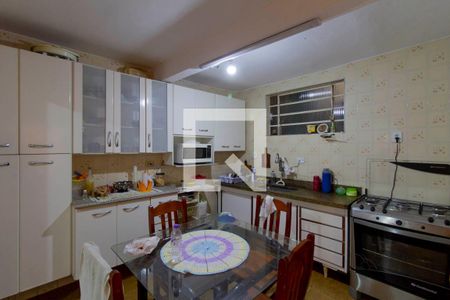 Casa à venda com 252m², 6 quartos e 3 vagasCasa 1 Cozinha