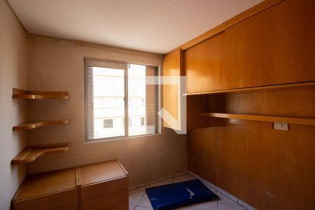 Quarto 2 de apartamento para alugar com 2 quartos, 40m² em Conjunto Residencial José Bonifácio, São Paulo