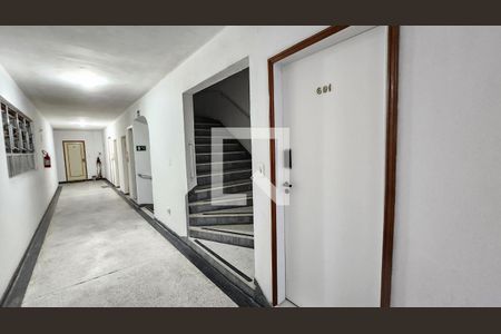 Apartamento para alugar com 50m², 1 quarto e 1 vagaEscada