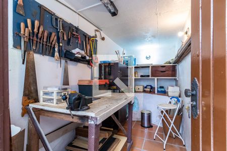 Casa à venda com 220m², 3 quartos e 3 vagas Casa à venda com 220m², 3 quartos e 3 vagasOficina