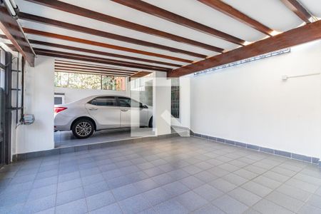 Casa à venda com 220m², 3 quartos e 3 vagas Casa à venda com 220m², 3 quartos e 3 vagasGaragem