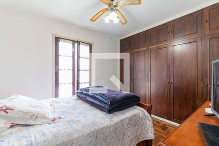 Casa à venda com 220m², 3 quartos e 3 vagas Casa à venda com 220m², 3 quartos e 3 vagasQuarto 3 - Suíte