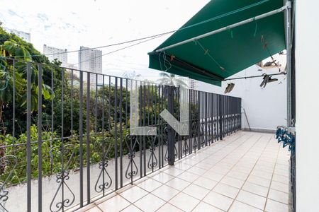 Casa à venda com 220m², 3 quartos e 3 vagas Casa à venda com 220m², 3 quartos e 3 vagasSala de Estar - Varanda