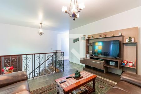 Casa à venda com 220m², 3 quartos e 3 vagas Casa à venda com 220m², 3 quartos e 3 vagasSala de TV