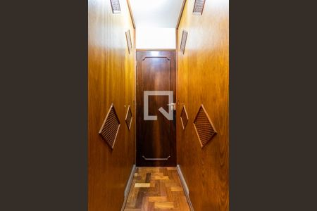 Casa à venda com 220m², 3 quartos e 3 vagas Casa à venda com 220m², 3 quartos e 3 vagasQuarto 2 - Armários